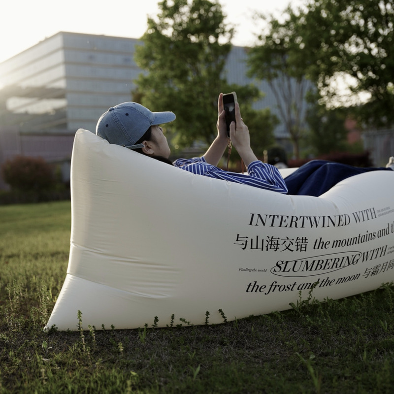 Outdoor Adventure Festival - Opblaasbare bank voor liggen en slapen,