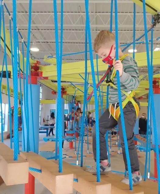 Klimparcours, klimnet, speeltu - Outdoor Adventure Course recensie en prijs